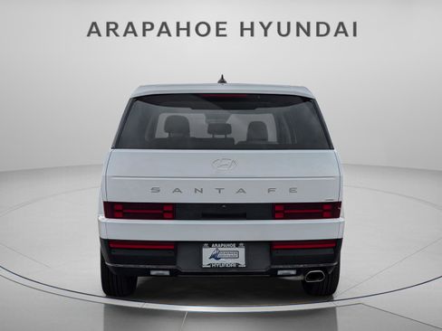 Used 2025 Hyundai Santa Fe SE AWD/4WD image 4