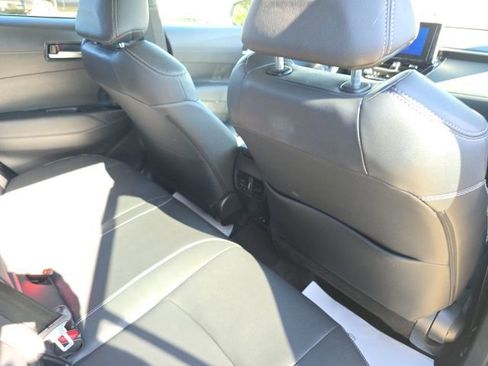 Used 2023 Toyota Corolla Cross XLE image 32