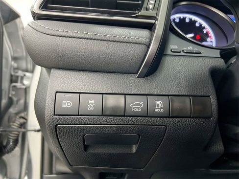 Used 2023 Toyota Camry SE image 18