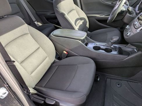 Used 2023 Chevrolet Malibu LT image 40