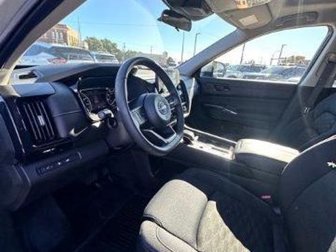 Certified 2024 Nissan Pathfinder SV w/ SV Premium Package image 23