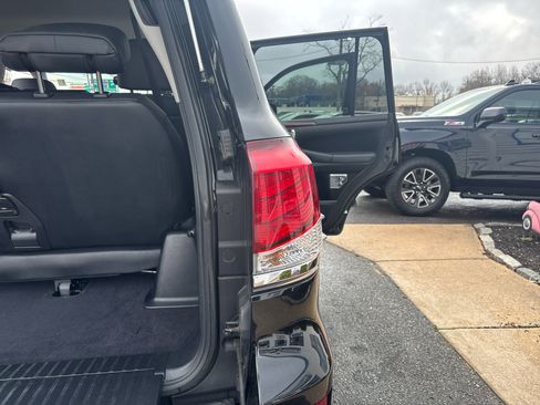 Used 2015 Lexus LX 570 4WD image 20