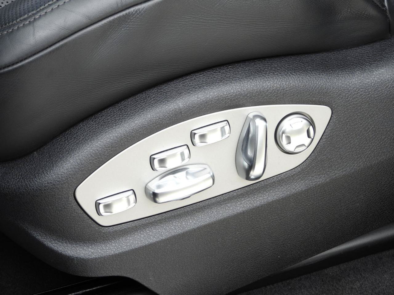 Used 2020 Porsche Macan S AWD/4WD image 56