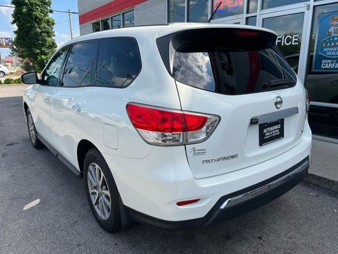 Used 2014 Nissan Pathfinder S AWD/4WD image 5