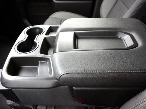 Used 2022 Chevrolet Silverado 2500 LT w/ Convenience Package image 28