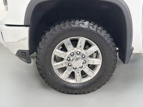 Used 2024 Chevrolet Silverado 2500 LTZ AWD/4WD image 30