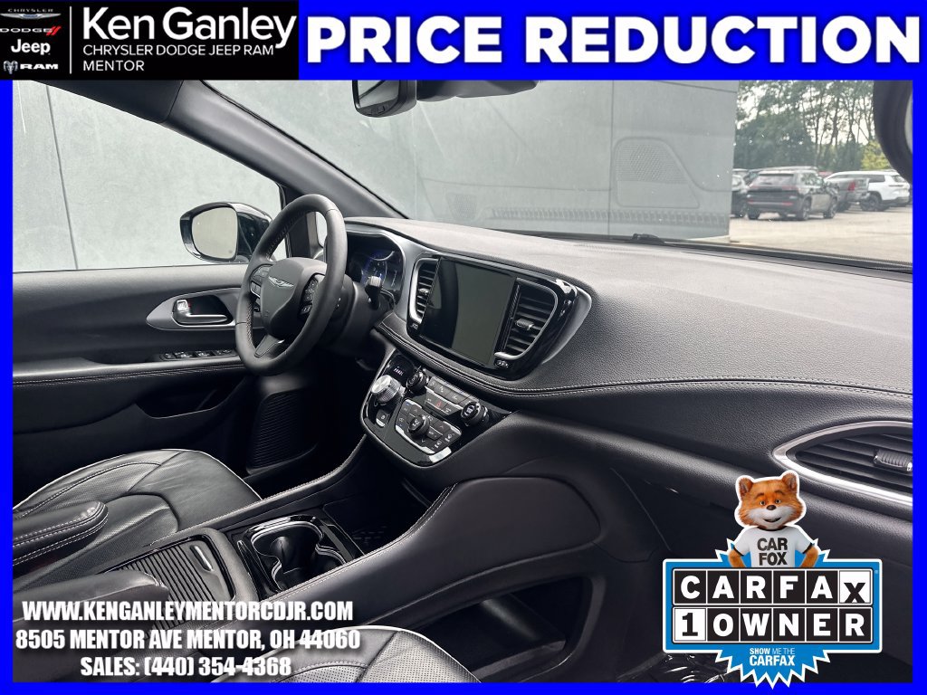 Certified 2025 Chrysler Pacifica Limited FWD image 27