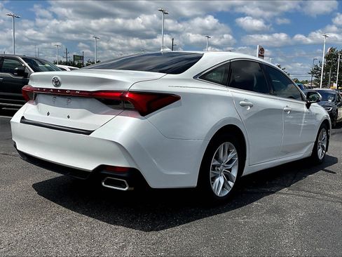 Used 2019 Toyota Avalon XLE w/ Moonroof Package FWD image 6