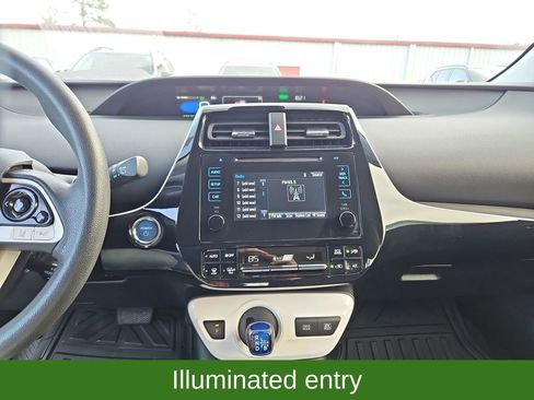 Used 2018 Toyota Prius Two image 15