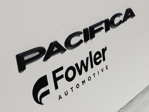 New 2026 Chrysler Pacifica Select image 8
