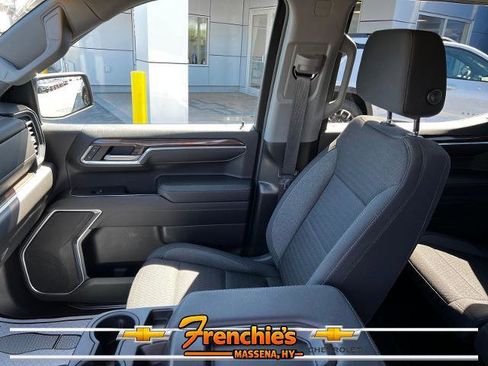 Used 2023 Chevrolet Silverado 1500 LT AWD/4WD image 33