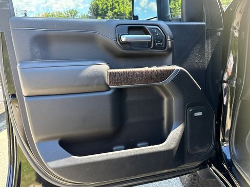 Used 2022 GMC Sierra 2500 Denali w/ Technology Package AWD/4WD image 9