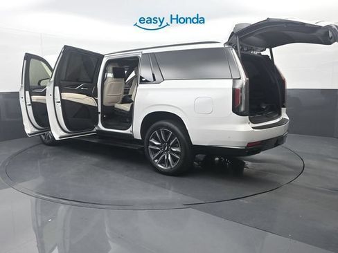 Used 2024 Cadillac Escalade ESV Sport w/ LPO, ONYX Package AWD/4WD image 40