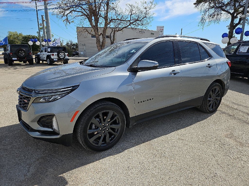 Used 2023 Chevrolet Equinox RS FWD image 2