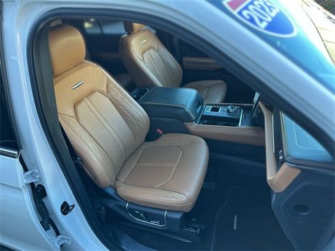 Used 2023 Ford Expedition Platinum image 29