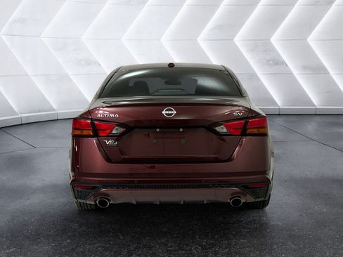 Used 2024 Nissan Altima 2.5 SV w/ SV Premium Package FWD image 5