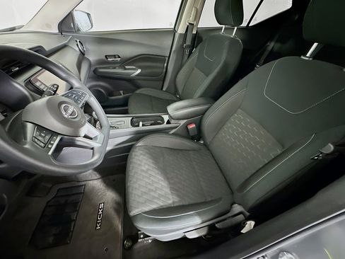 Used 2024 Nissan Kicks SV image 13