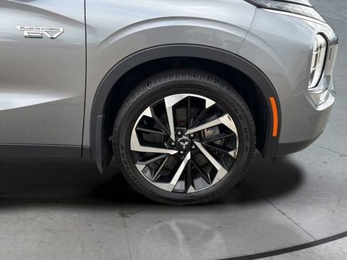 Used 2023 Mitsubishi Outlander SE AWD/4WD image 30