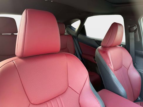 Used 2025 Lexus NX 250 FWD w/ Towing Package (2000 Lbs) image 22