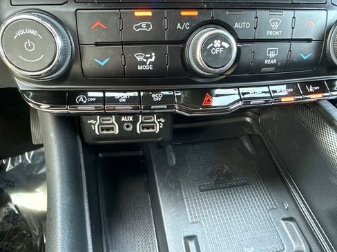 Used 2024 Dodge Durango GT AWD/4WD image 30