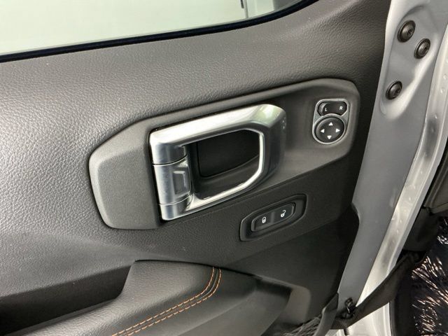 Used 2023 Jeep Gladiator Mojave w/ Cold Weather Group AWD/4WD image 13