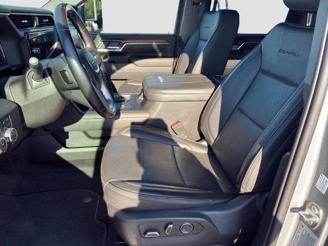 Used 2025 GMC Sierra 3500 Denali w/ Denali Reserve Package AWD/4WD image 11