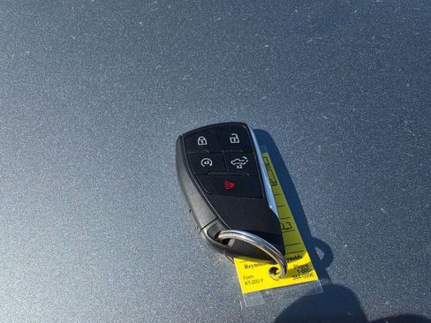 Used 2024 GMC Sierra 1500 SLT w/ SLT Convenience Package image 10