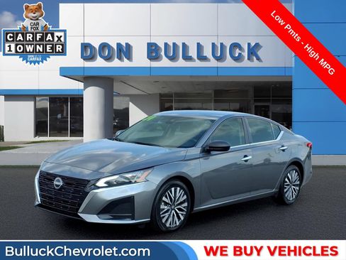 Used 2024 Nissan Altima 2.5 SV FWD image 1