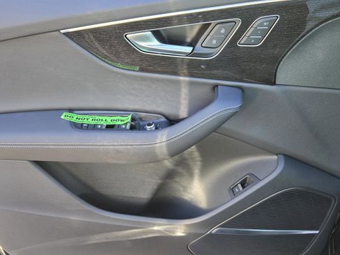 New 2025 Audi Q7 3.0T Prestige image 26