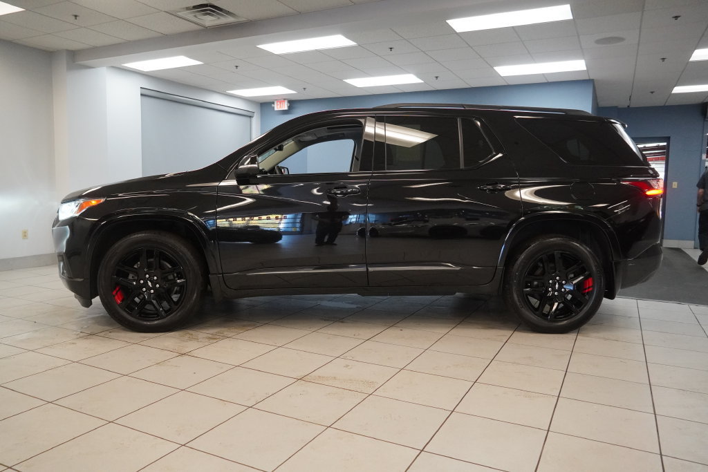Used 2021 Chevrolet Traverse Premier w/ Redline Edition AWD/4WD image 2