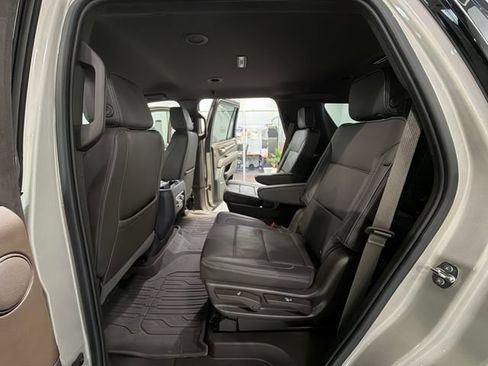 Used 2023 GMC Yukon Denali AWD/4WD image 12