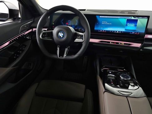 New 2026 BMW 550e xDrive image 15
