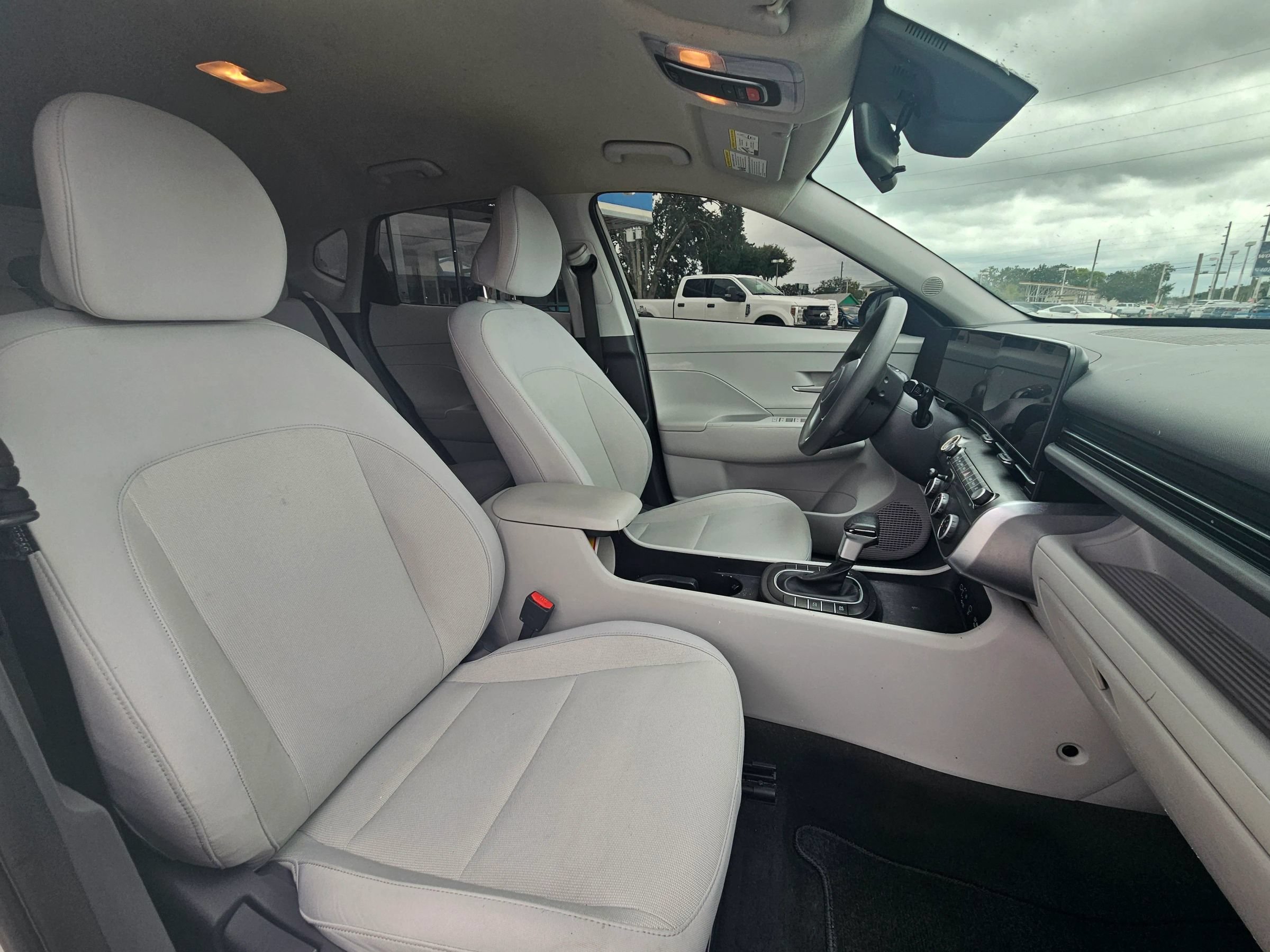 Used 2024 Hyundai Kona SE FWD image 11