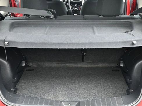 Used 2016 Nissan Versa Note SV image 17