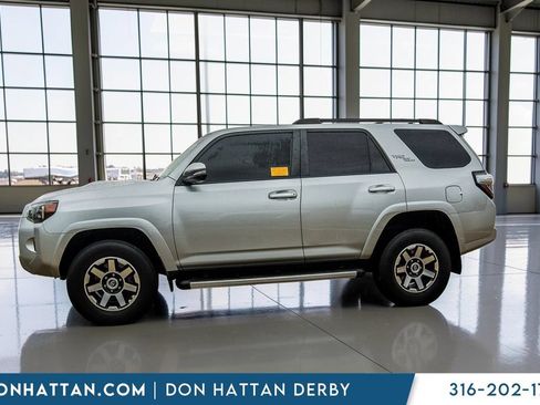 Used 2021 Toyota 4Runner TRD Off-Road Premium w/ Moonroof Package AWD/4WD image 2