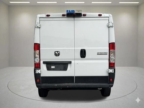 Used 2025 RAM ProMaster 2500 w/ Convenience Group FWD image 8