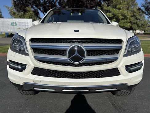 Used 2014 Mercedes-Benz GL 450 4MATIC image 2