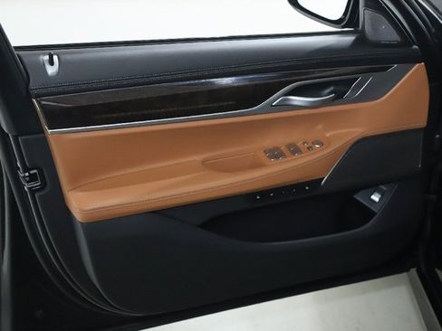 Certified 2022 BMW 750i xDrive 750i xDrive w/ Executive Package image 16