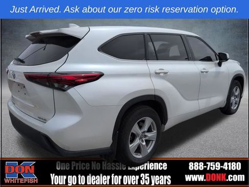 Used 2020 Toyota Highlander LE AWD/4WD image 3