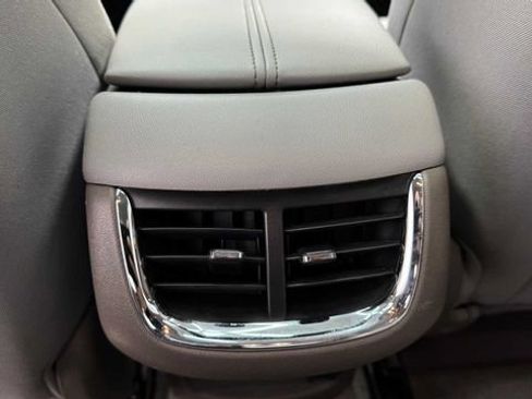 Used 2020 Chevrolet Malibu LT FWD image 16
