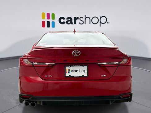 Used 2025 Toyota Camry SE w/ Convenience Package FWD image 4