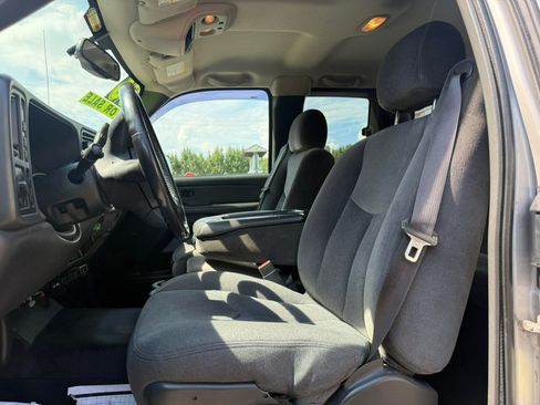 Used 2006 GMC Sierra 2500 SLE w/ Heavy-Duty Power Package AWD/4WD image 17