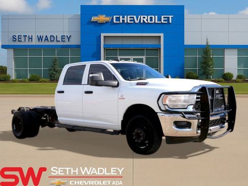 Used 2024 RAM 3500 Tradesman w/ Chrome Appearance Group AWD/4WD image 1