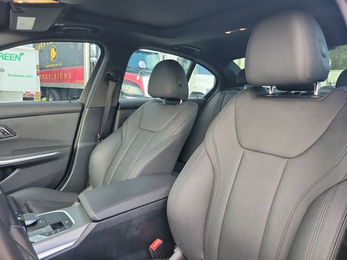 Used 2020 BMW 330i Sedan w/ M Sport Package RWD image 20