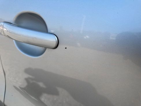 Used 2011 Volkswagen Tiguan S image 30