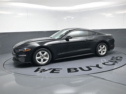 Used 2018 Ford Mustang Coupe image 6