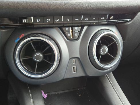 Used 2023 Chevrolet Blazer LT image 24