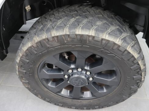 Used 2022 RAM 2500 Big Horn w/ Night Edition AWD/4WD image 3