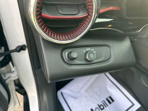 Certified 2024 Chevrolet Trax RS w/ Driver Confidence Package image 18