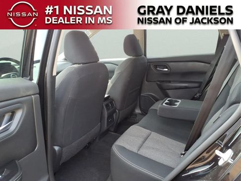 Used 2025 Nissan Rogue SV FWD image 27